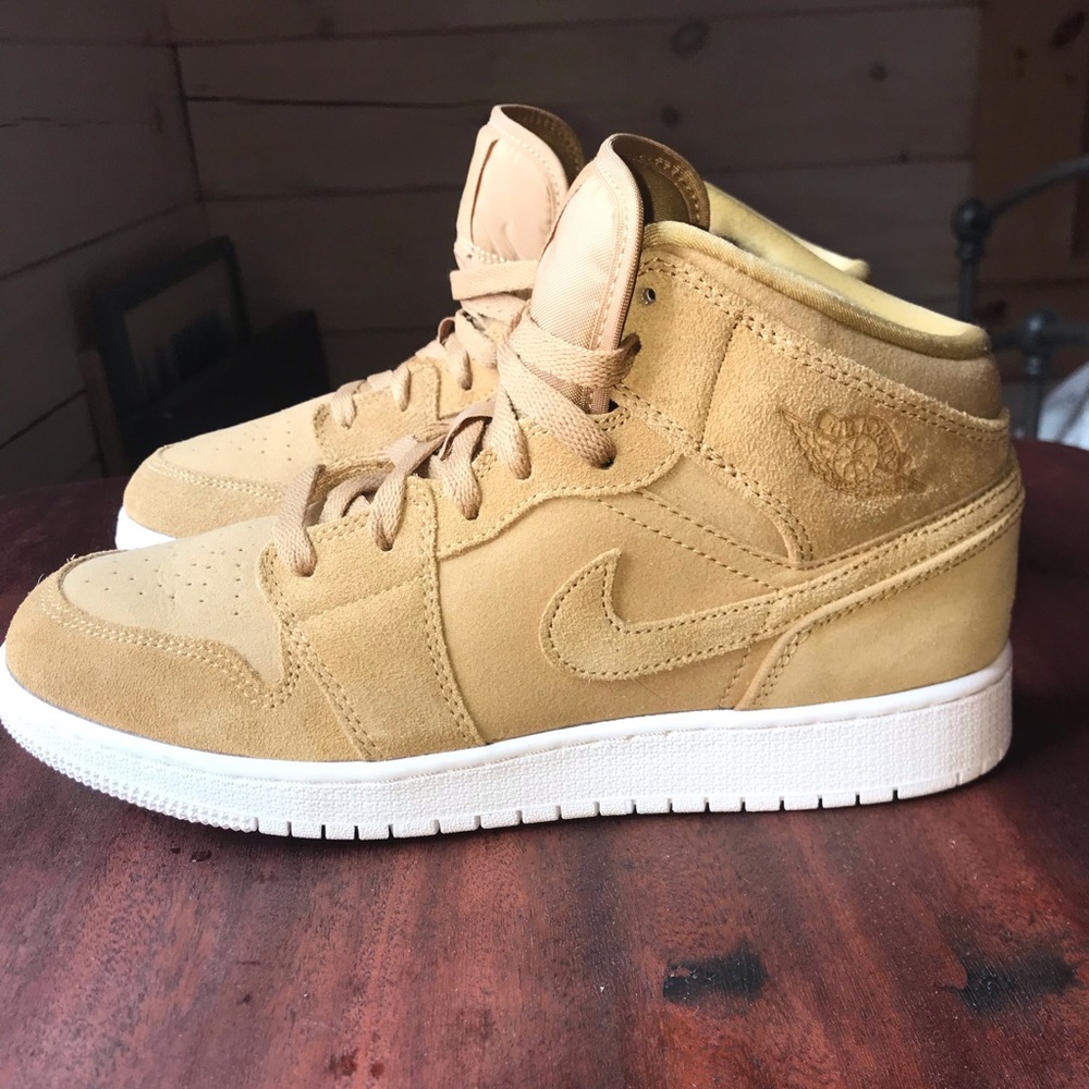 Boys size 7 Nike Jordan’s